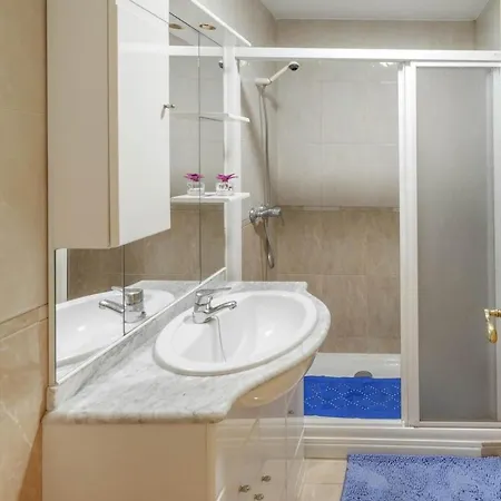 Jara Apartment *